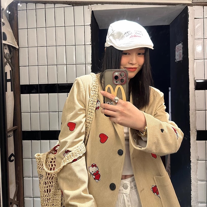 小众减龄卡通刺绣米色灯芯绒西服