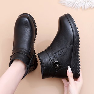 冬季新款平底中老年加厚羊毛雪地靴女短款厚底皮靴短靴防滑妈妈鞋