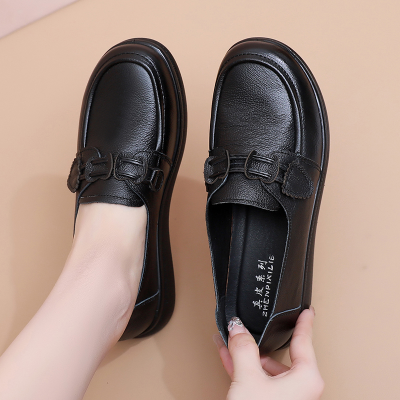 妈妈鞋春秋款真皮软底厨房女士舒适皮鞋防滑中老年单鞋轻便休闲