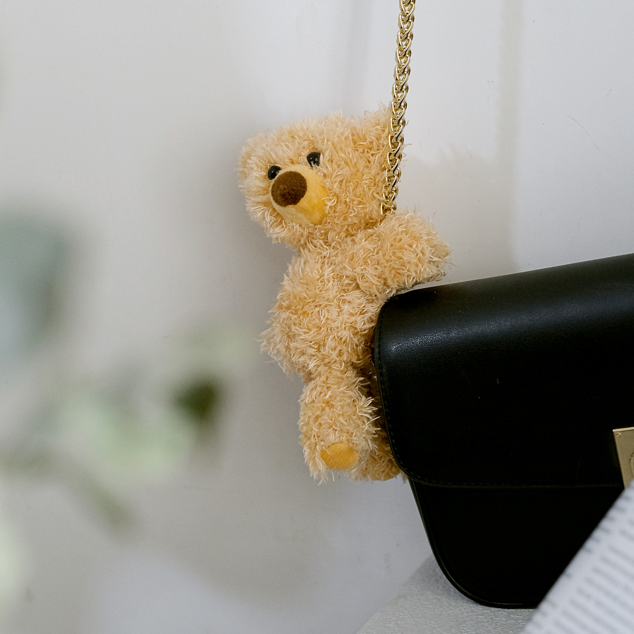 挂在包带上的小熊包包小众挂件