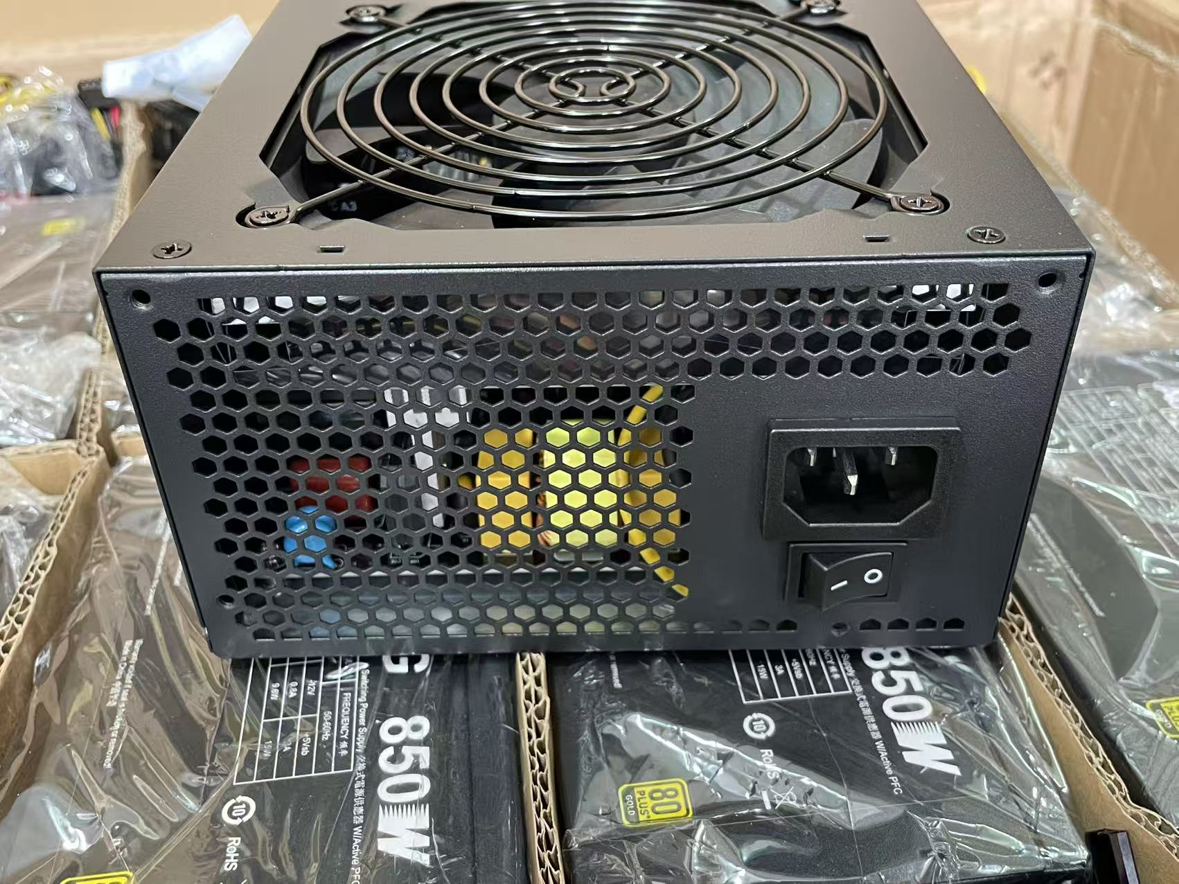 ACBel P2G 850W  ATX电源  80金牌支持100-240V接口齐全稳定耐用