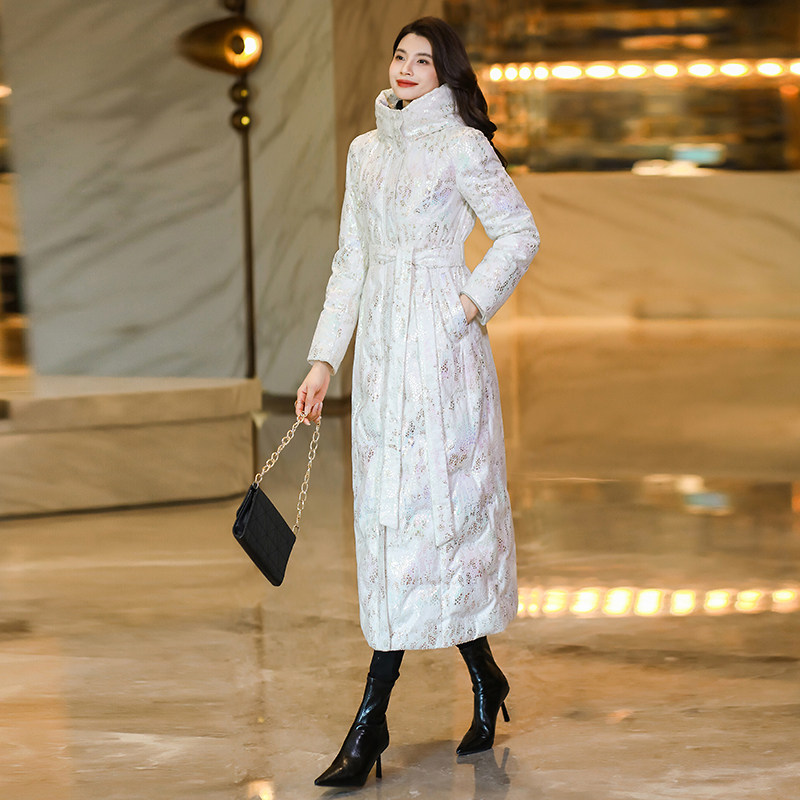 白色羽绒服女2025冬季新款时尚洋气收腰长款白鸭绒保暖外套