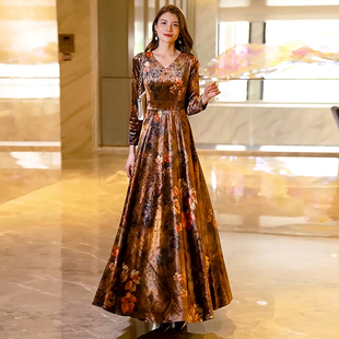 长袖连衣裙女2025春秋新款高端奢华大牌气质显瘦长款大摆丝绒长裙