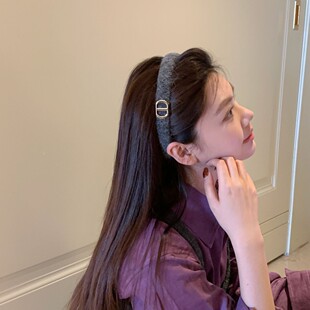 慵懒风金标CD猪鼻子灰色毛呢发箍女高级感日常压发头饰高颅顶头箍