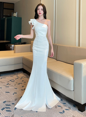 白色晚礼服女高级感轻奢小众高端年会名嫒宴会主持人开叉鱼尾长裙
