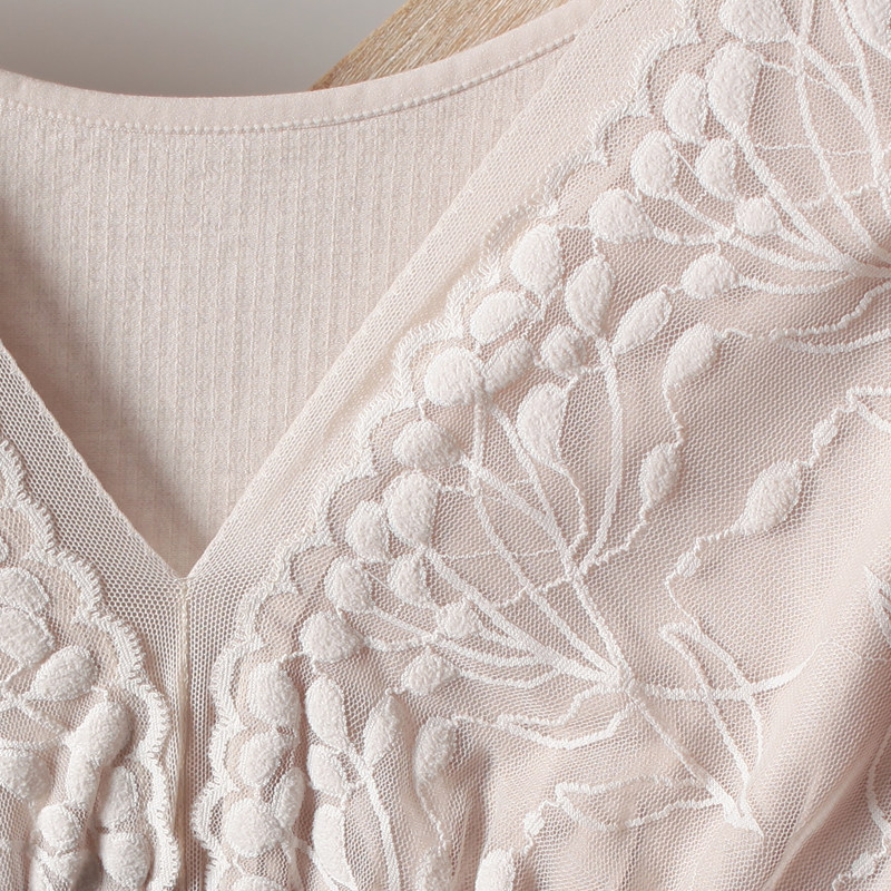 부드럽고 가벼우며 몸매를 가꾸는 온열 속옷 온열 긴팔 가을 겨울 여성 가을 ??옷과 레이스 자수 바지