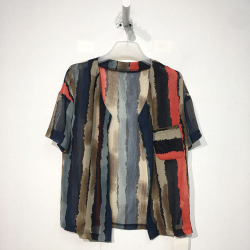 网红系列 D84138 时尚短款外套品牌女装折扣启