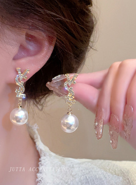 珍珠耳钉女轻奢高级感耳环耳坠2026年新款爆款气质小香风耳饰网红