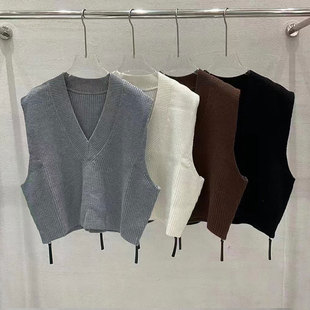 叠搭B备~利落短款 侧拉链纯羊毛元宝针V领针织毛衣背心马甲女秋冬