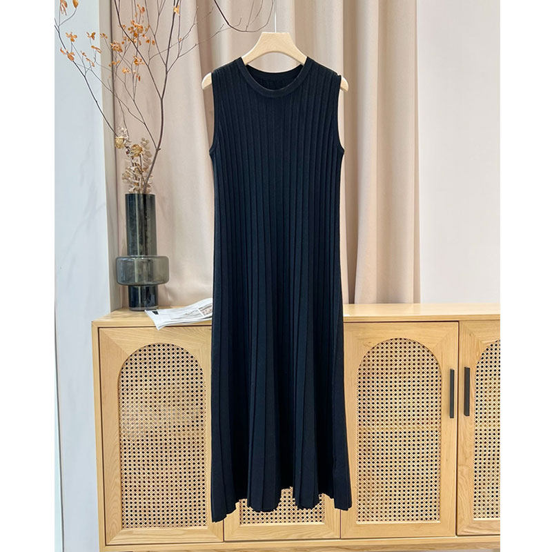 四平针坑条纹后开叉针织连衣裙无袖背心秋冬新款宽松显瘦黑色长裙