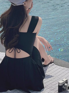 泳衣女款2025年新款爆款遮肚显瘦女士保守黑色温泉分体性感高级感