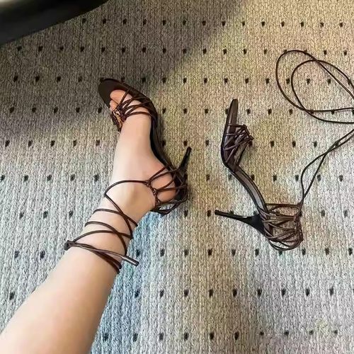 金属扣超高跟露趾凉鞋性感镂空