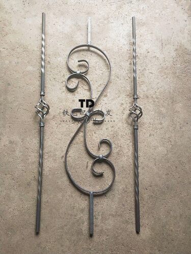 安徽铁艺配件实心楼梯扶手配件锻打阳台护栏配件手工楼梯花鸟笼杆