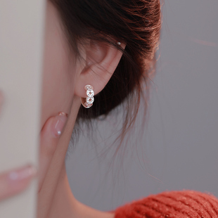 Z小姐999银耳环简约气质女2025新款铜钱碎冰冰耳圈高级感轻奢耳饰