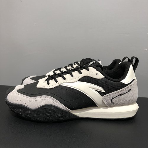 安踏透气男系带运动休闲鞋