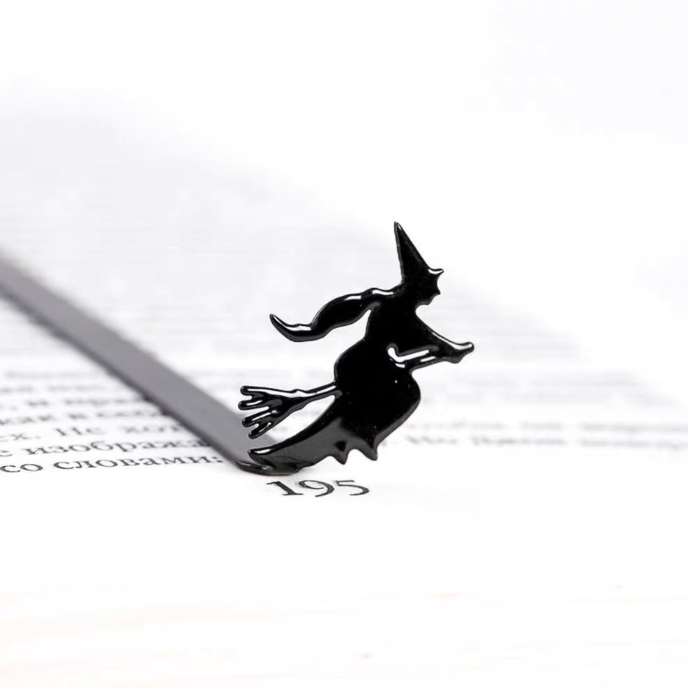 乌克兰Dmitriy女巫骑着扫把飞文艺金属高档精致书签简约创意礼物