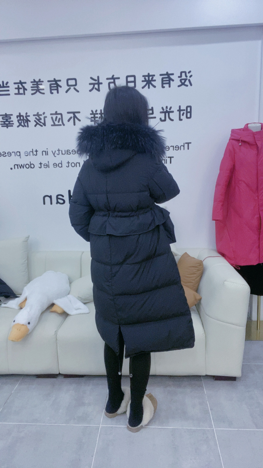 2025冬新款貉子大毛领连帽中长款收腰时尚白鸭绒羽绒服女加厚外套