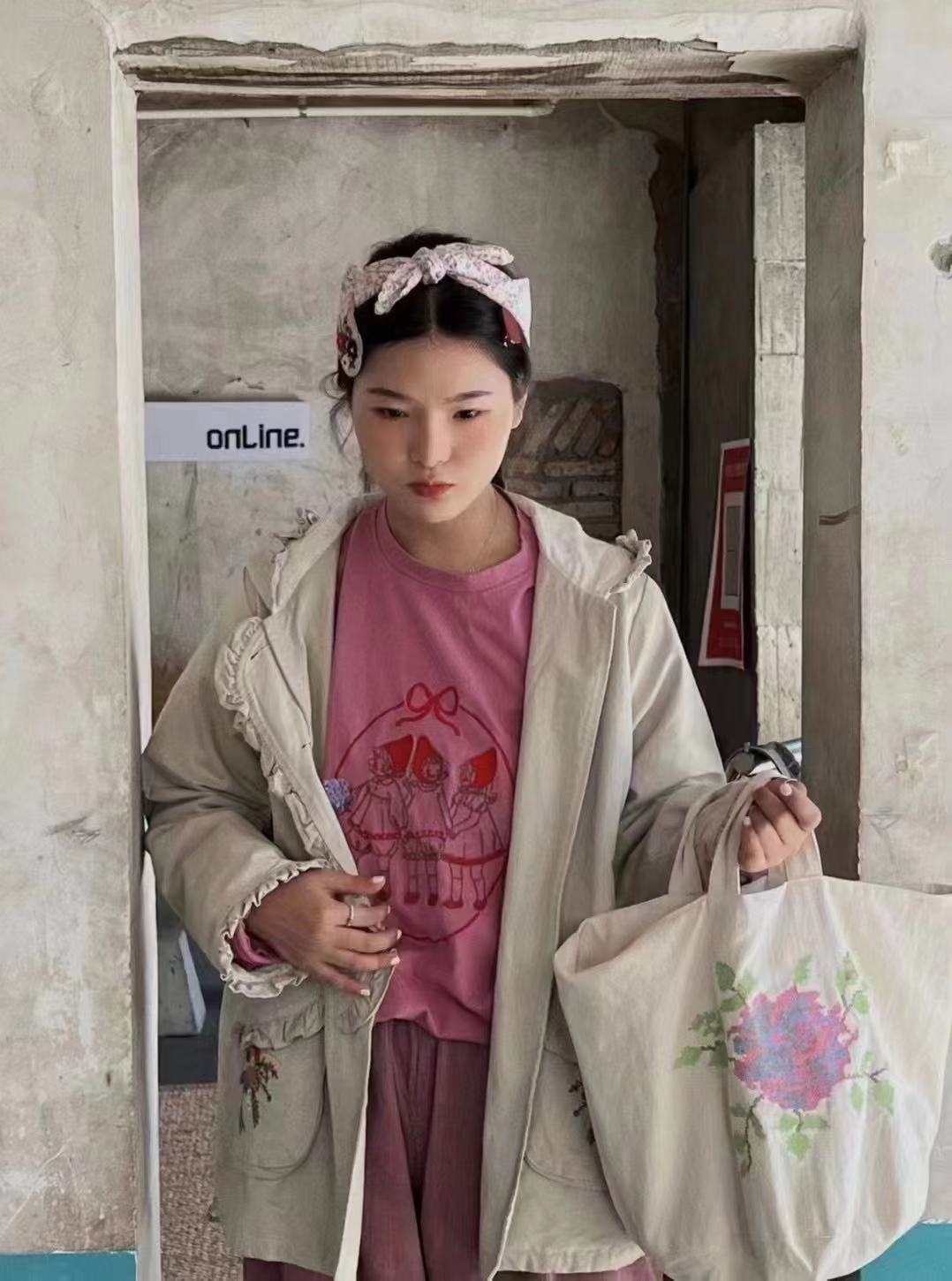 熊姑娘2023秋季新款女减龄日系宽松小众长袖短款外套连帽纯色通勤