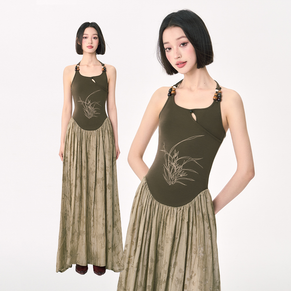 杨二大梦原创 新中式兰花刺绣挂脖吊带连衣裙新款夏季显瘦长裙子