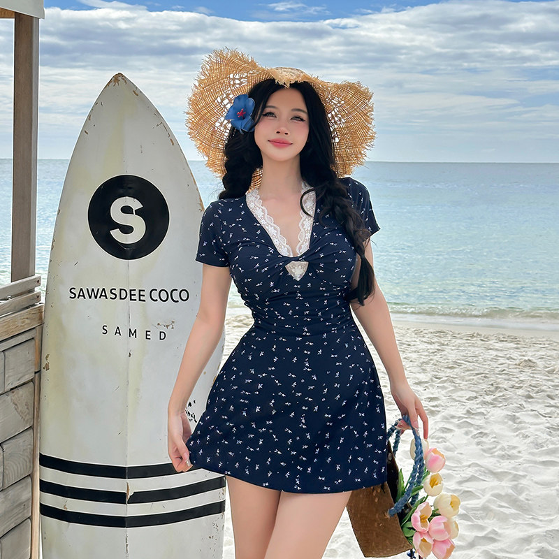 法式蕾丝碎花分体泳衣女大码微胖mm遮肉显瘦裙式遮肚子绝美泡温泉