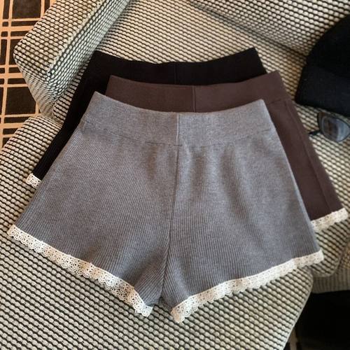 拼色百搭蕾丝拼接阔腿短裤