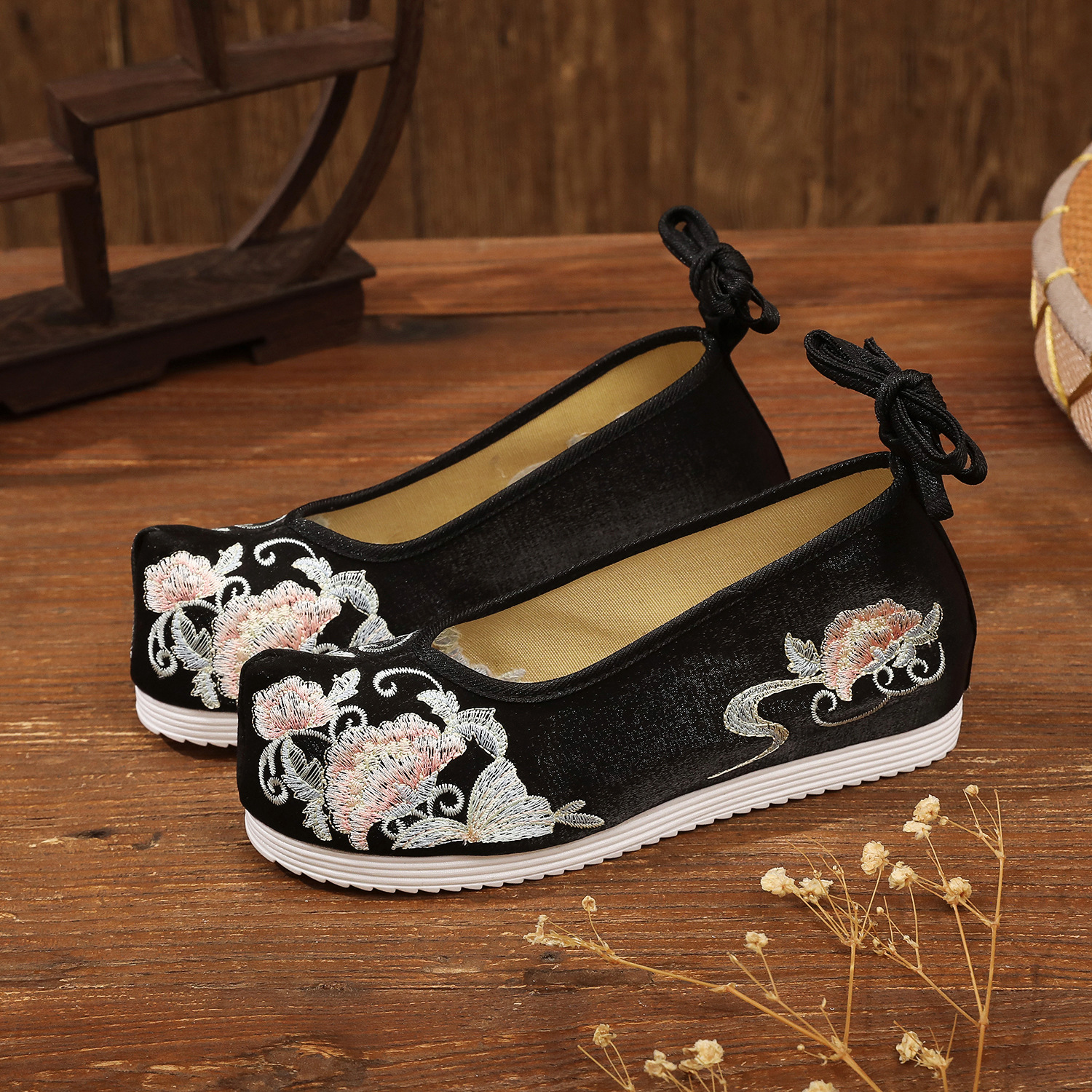 古装古风古平底演出舞蹈复古厚底民族学生百搭翘头汉服鞋