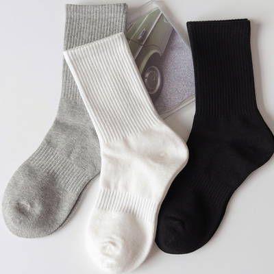 男女同款黑白色基础运动袜