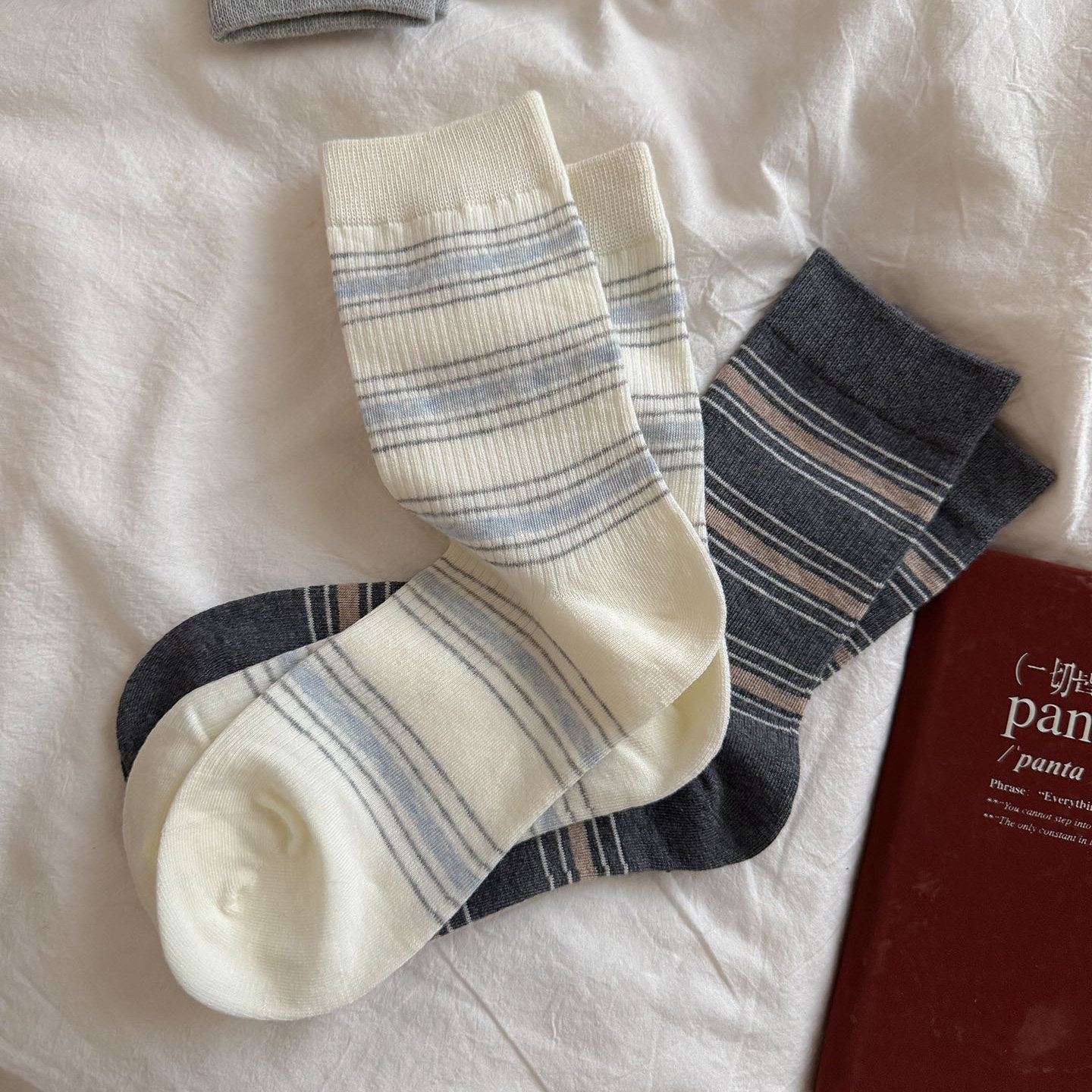 会起球的袜子 秋季韩版女士中筒袜 学院风休闲百搭简约条纹棉袜