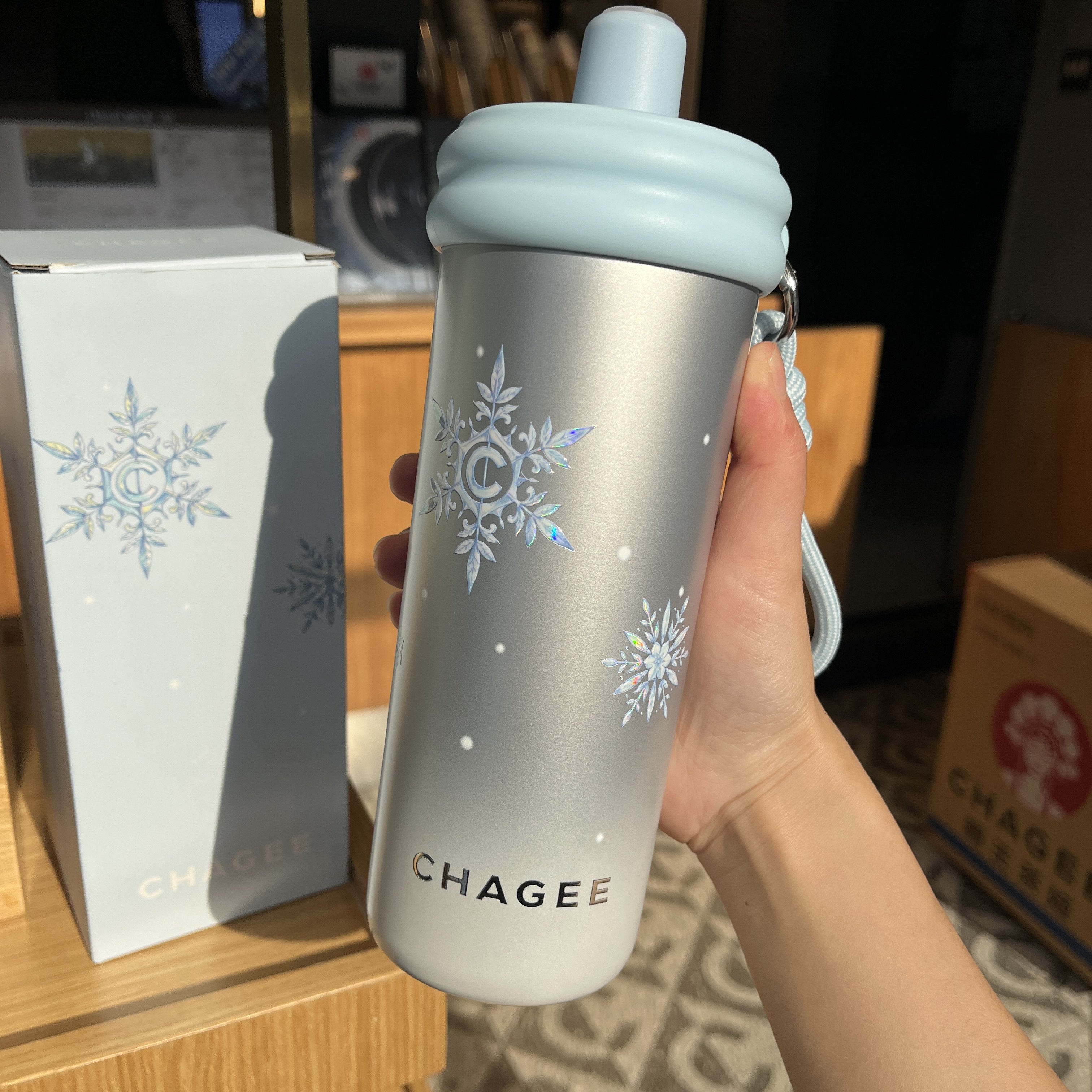 霸王茶姬杯子2026新品冰雪嘉年华保温杯咖啡杯男女礼物吸管杯水杯图片