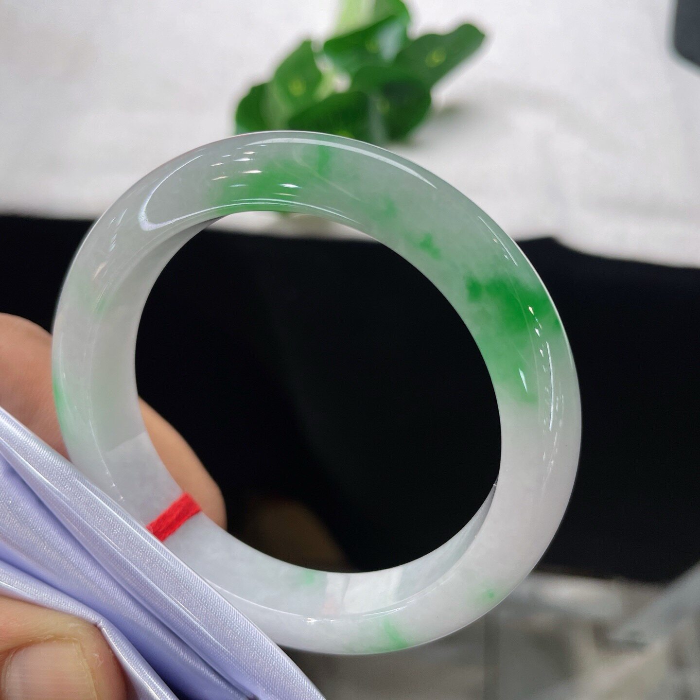 55-56圈口翡翠手镯缅甸料A货天然玉石白底青正圈平安镯玉镯子女款