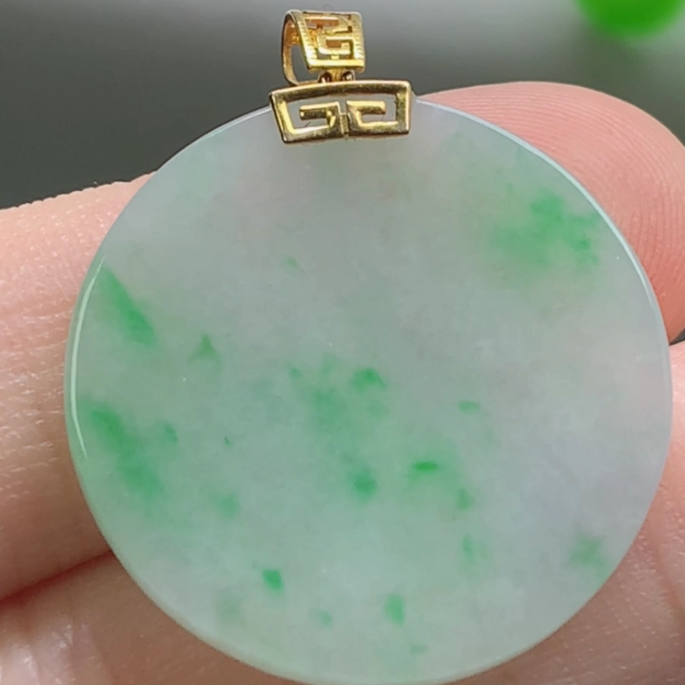 缅甸料A货18K金镶冰飘绿无事牌吊坠天然玉石翡翠平安无事圆牌玉坠