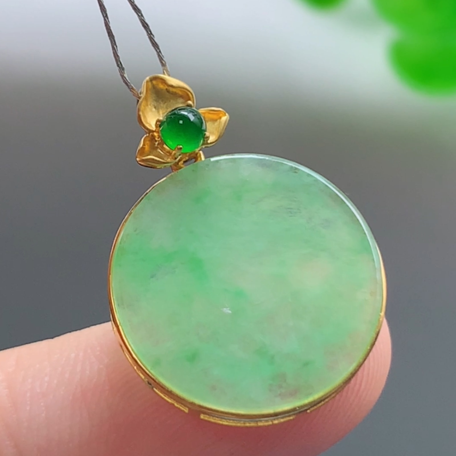 缅甸料A货18K金镶冰飘绿无事牌吊坠天然玉石翡翠平安无事圆牌玉坠