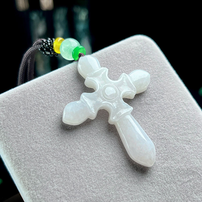 缅甸料天然翡翠十字架吊坠