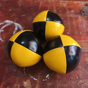 杂耍球杂耍锻炼大脑手眼协调减缓大脑退化预防老年痴呆