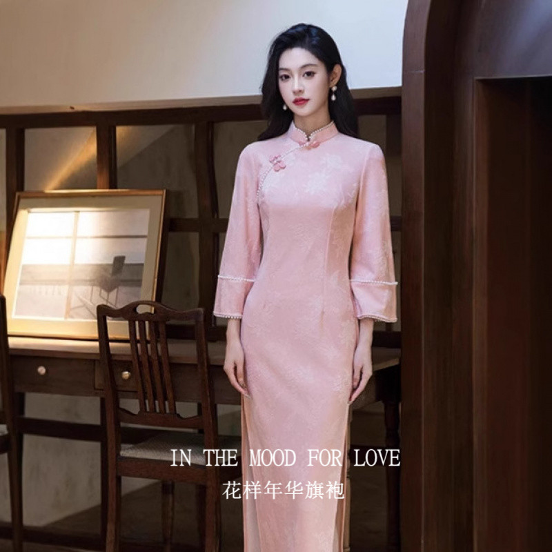 粉色新中式订婚长袖2025