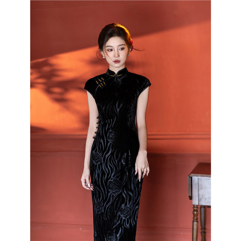 四小姐花样年华旗袍黑色丝绒女短袖高级感修身显瘦中国风改良连衣