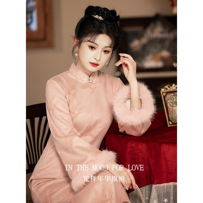 麂皮绒粉色加绒新中式礼服裙