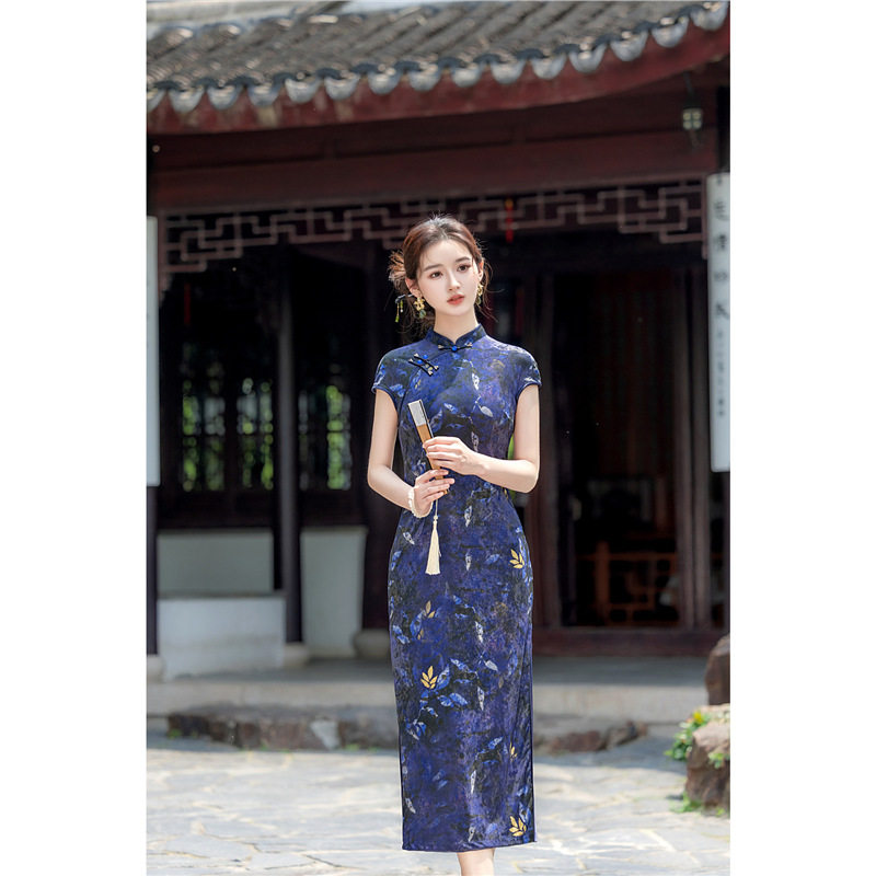 四小姐花样年华旗袍老上海改良女2026新款夏季丝绒碎花立领短袖复