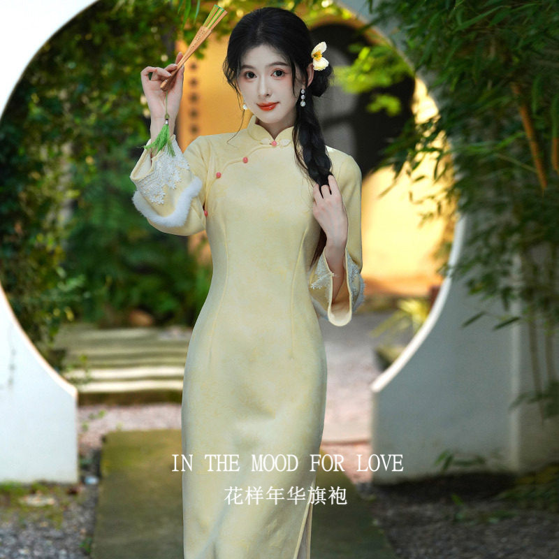黄色绣花加绒冬装长款女