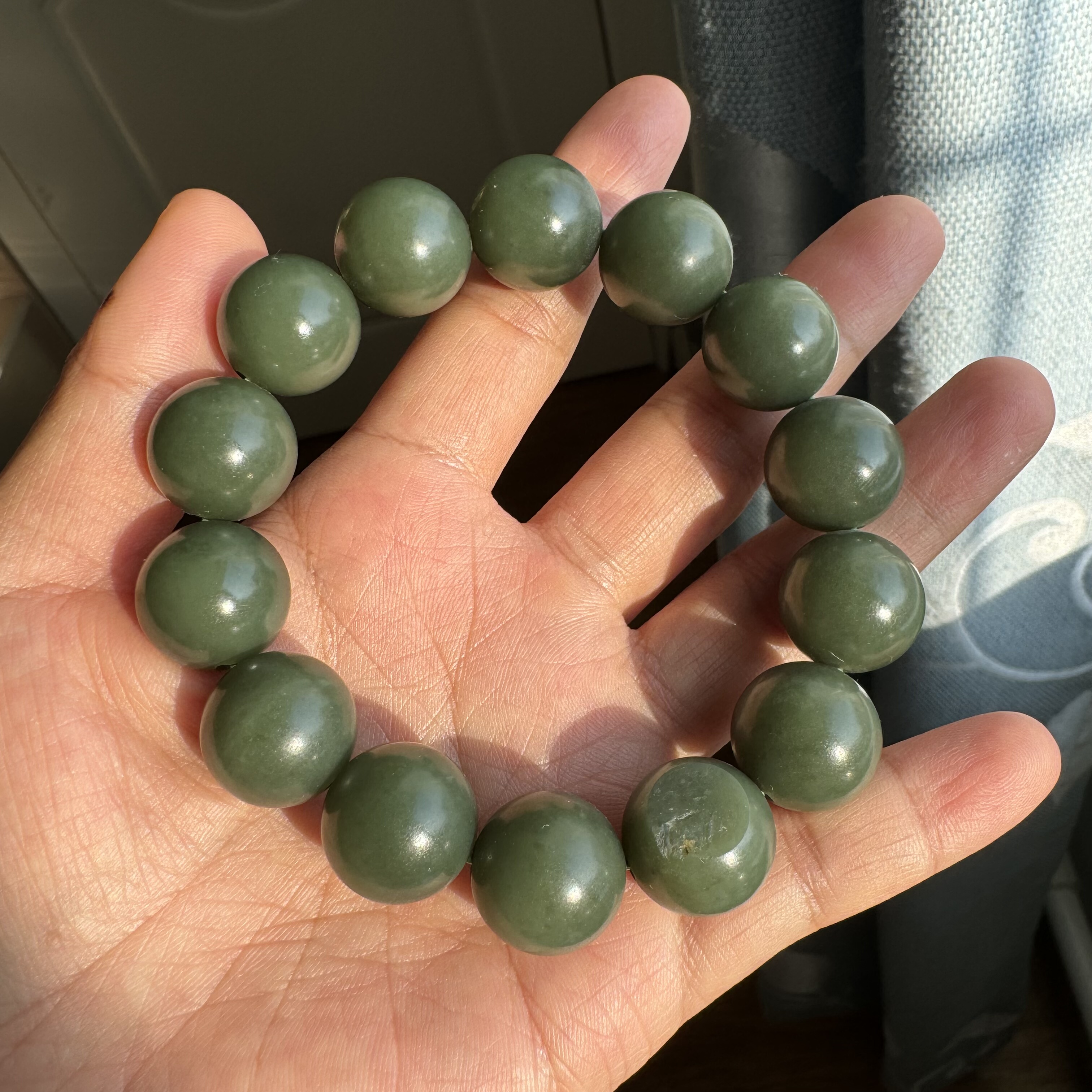 新疆和田玉籽料沙枣青手链16mm牛油果绿熟糯籽料串有原皮无瑕疵