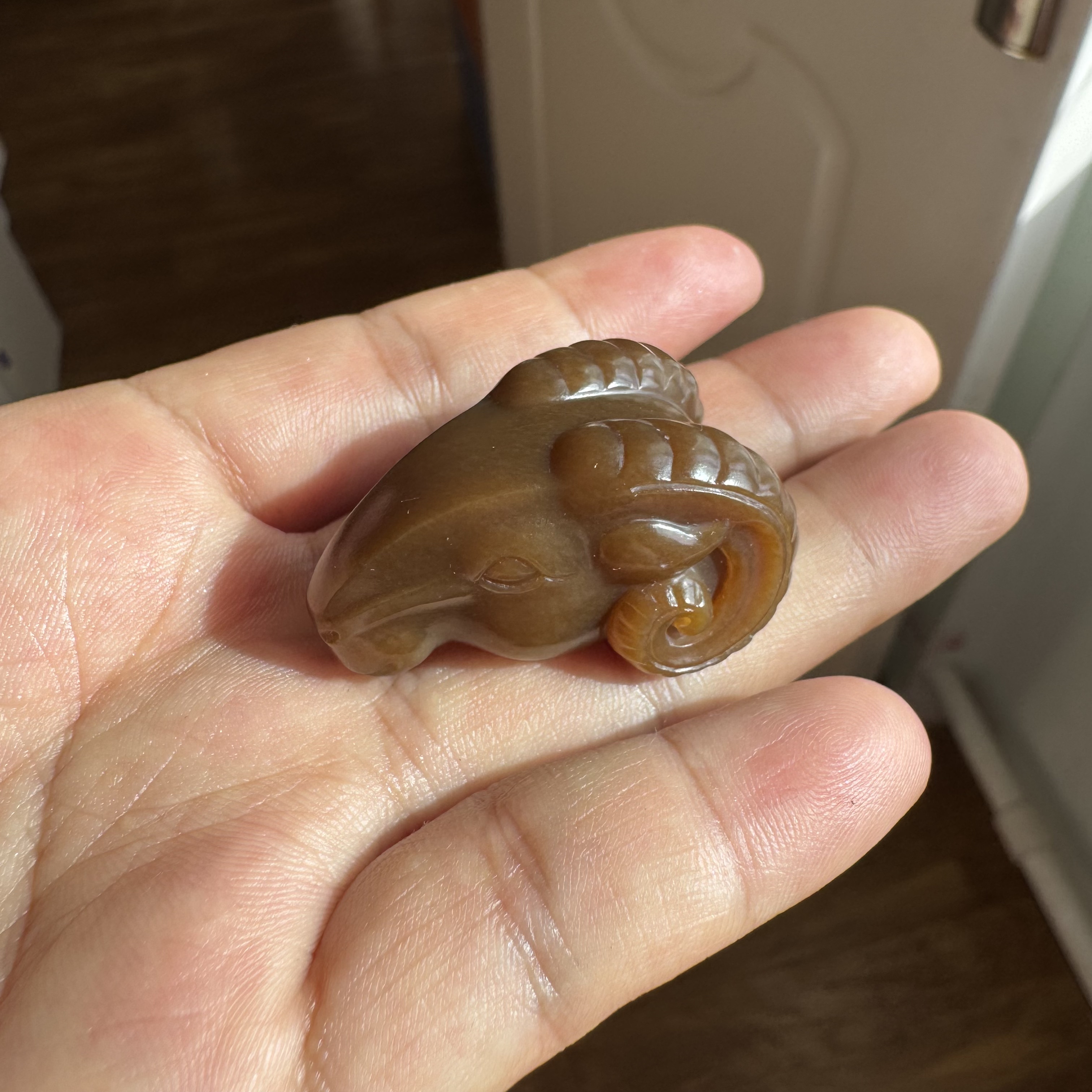 新疆且末金山老红糖和田玉糖玉羊头图腾挂件油糯无瑕一面微麻糖