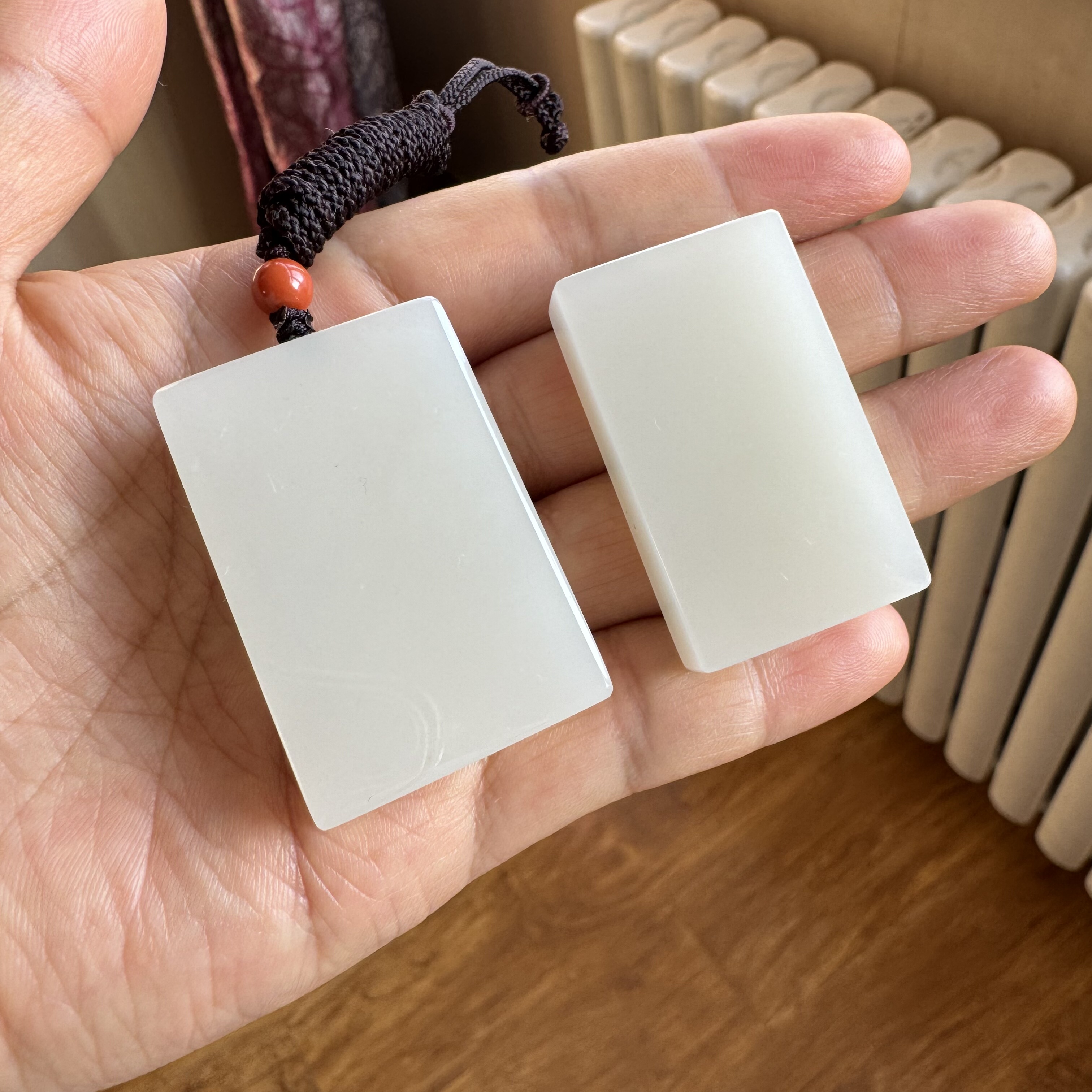 新疆于田料和田玉白玉平安无事牌95矿区暖白无结构男女收藏情侣款