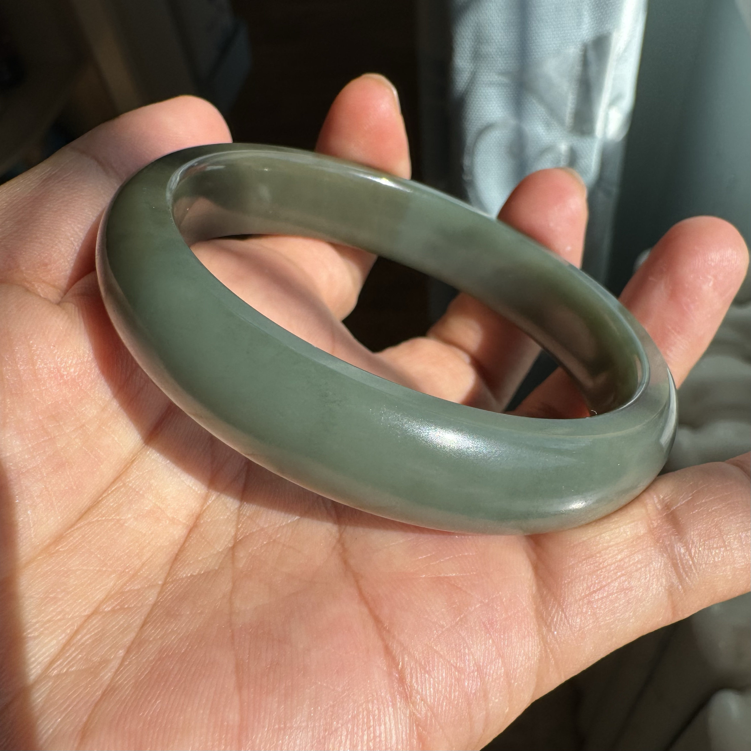 57.5圈新疆和田玉籽料沙枣青手镯老熟油糯天然蓝调无暇收藏镯子