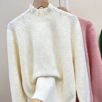 软糯仿水貂绒立体钩花钉珠针织衫
