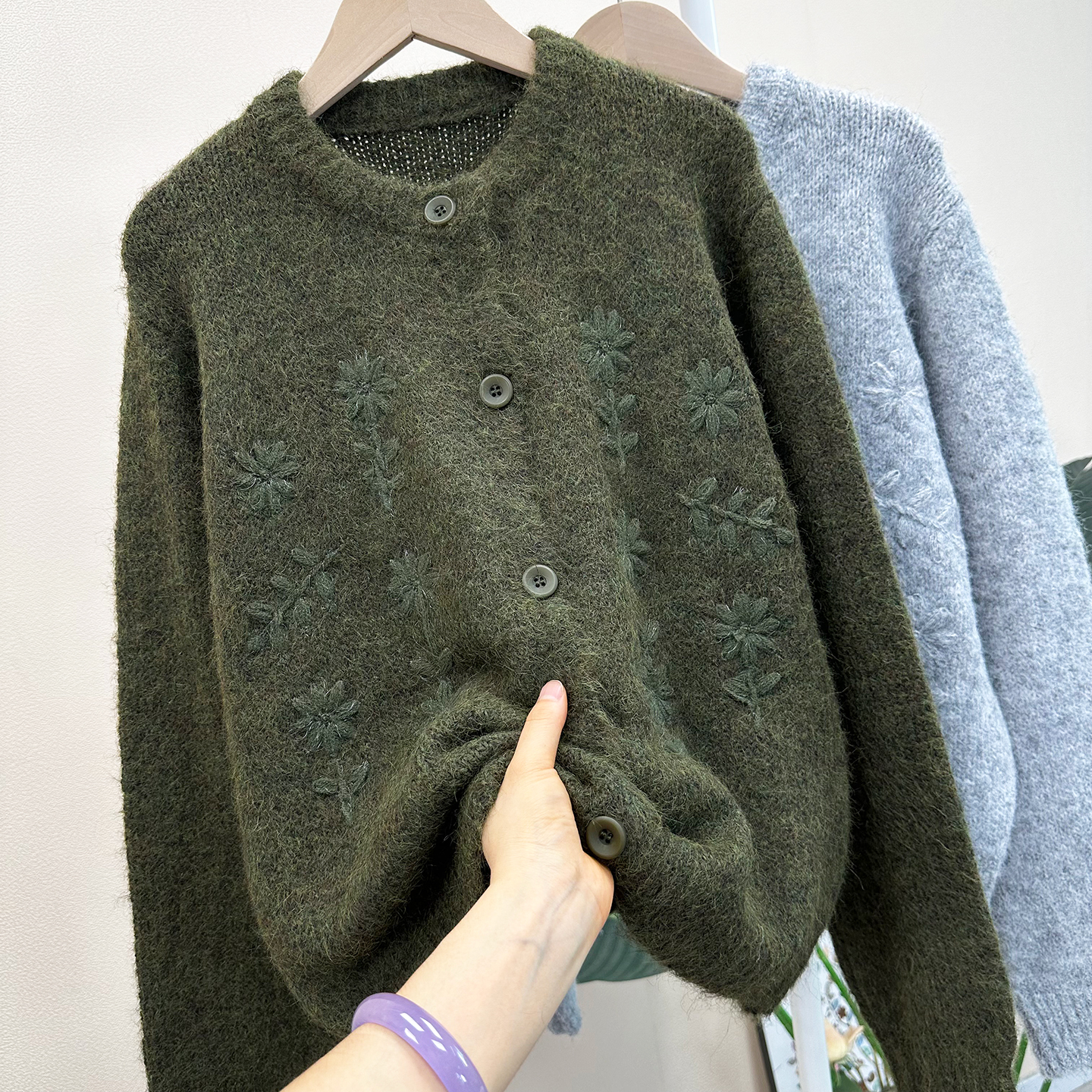 复古文艺刺绣仿羊驼针织外套