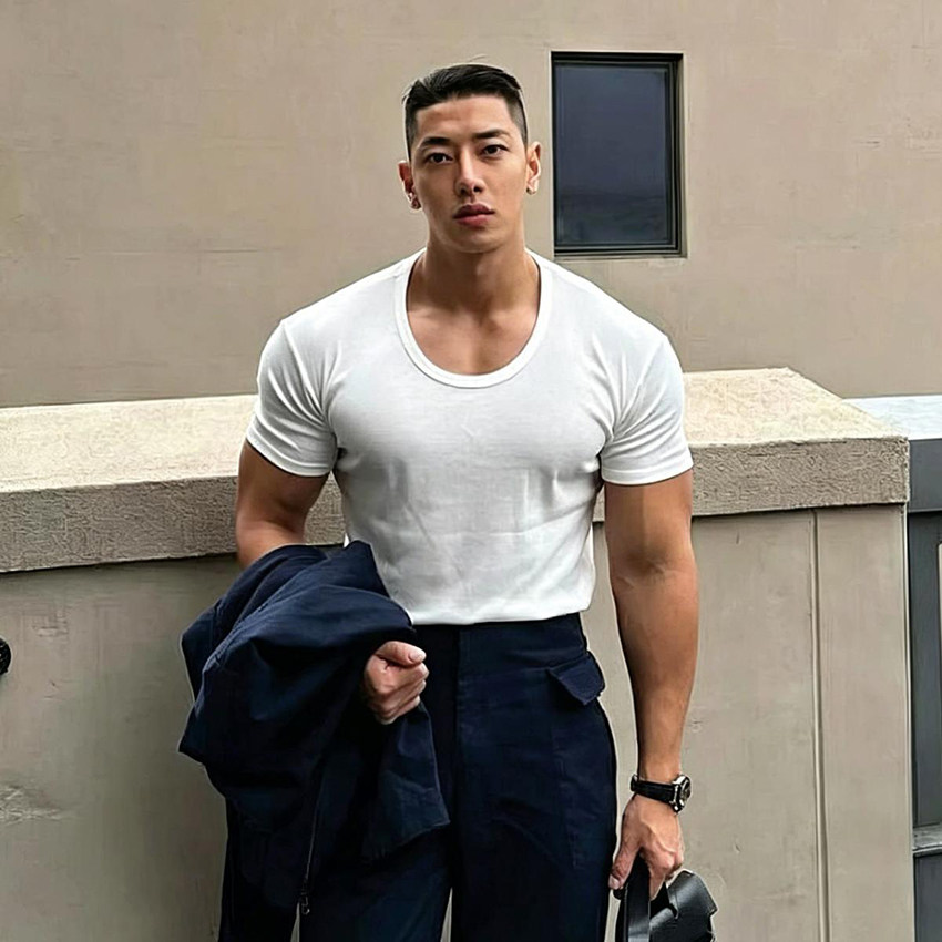 定制男士纯色健身圆领短袖T恤男夏季美式显肌肉休闲低领修身上衣