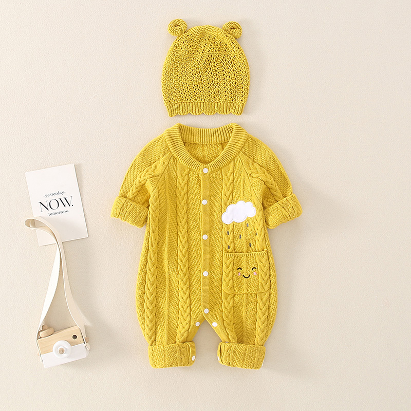 趴趴熊是单排扣长爬春带帽毛衣