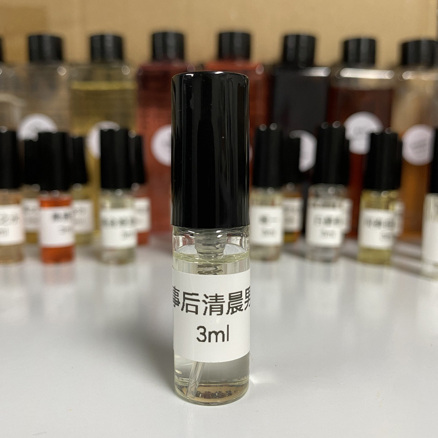 事后清晨男木质花香调香水小样试香持久留香试管香水