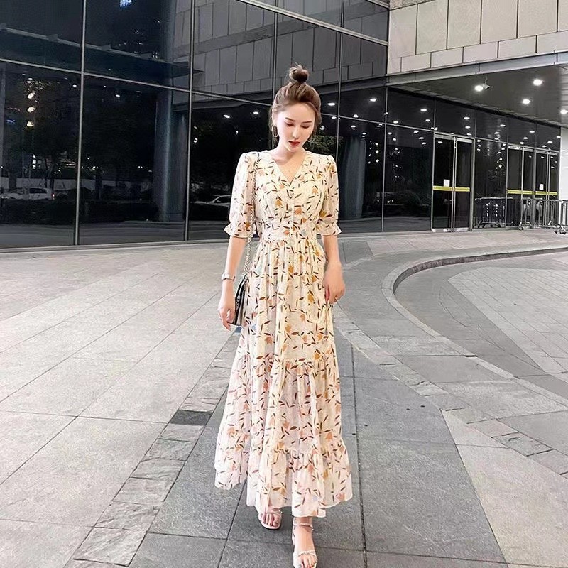 2025新款雪纺碎花V领短袖连衣裙女夏波点法式复古修身显瘦长裙子