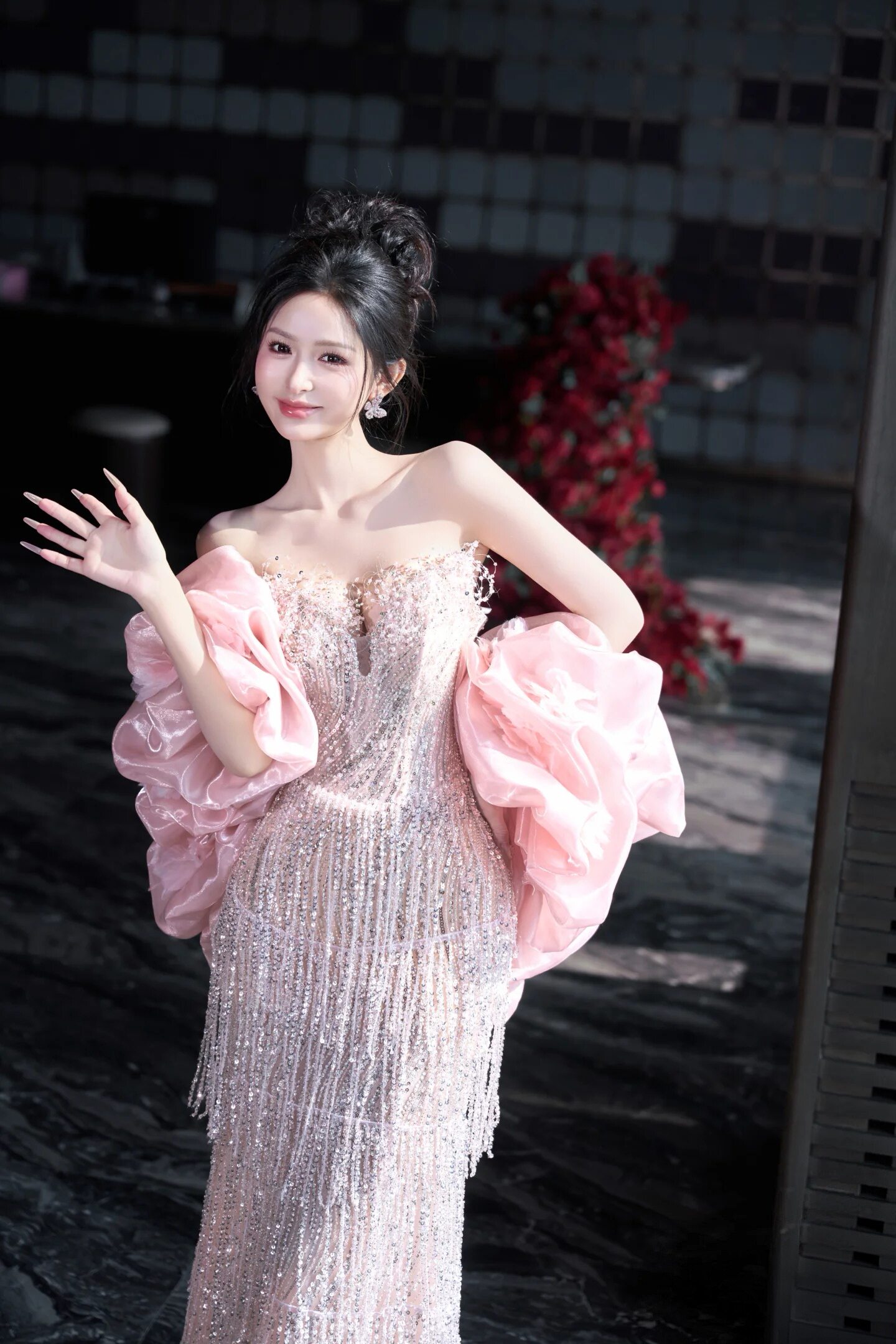 屿屿明星同款粉色抹胸晚礼服裙气质轻奢高端鱼尾宴会年会成人礼图片